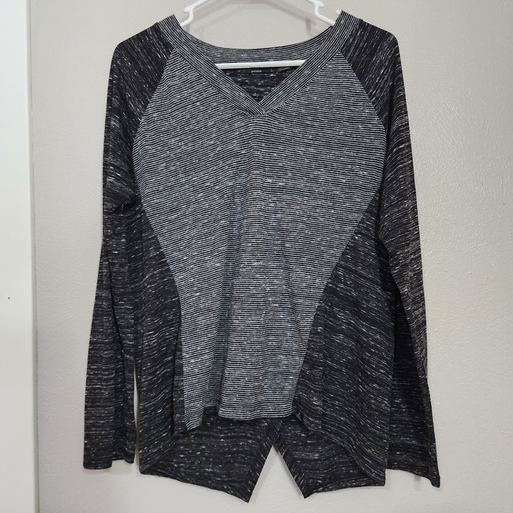 Prana Shirt Women's Size Large Black Long Sleeve Striped Split Back V Neck